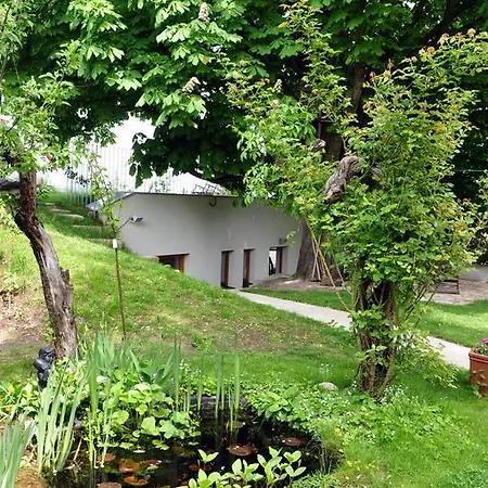 Castle Hill Apartman *