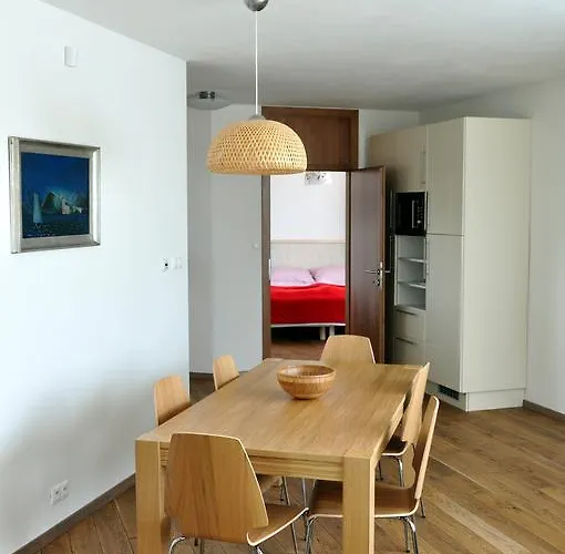 布拉迪斯拉发城堡公寓酒店